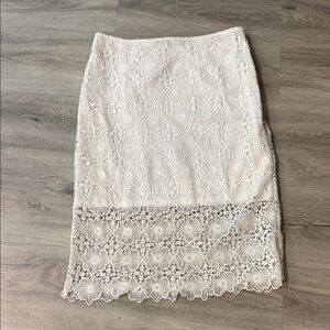 Kensie Cream Lace Pencil Skirt size medium